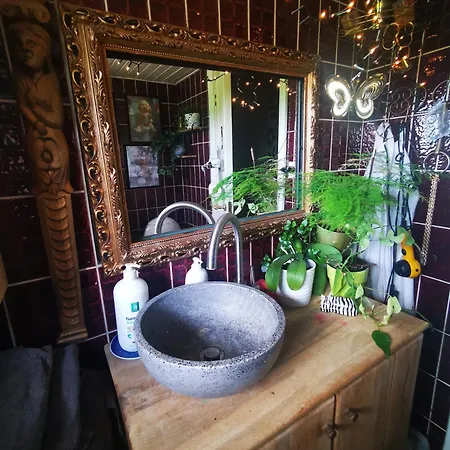 Den Gamle Smedie Homestay *