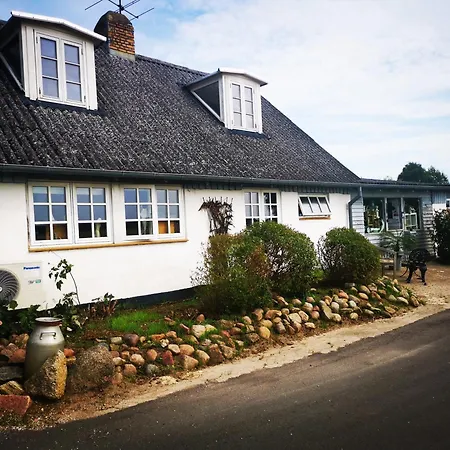 홈스테이 Den Gamle Smedie *